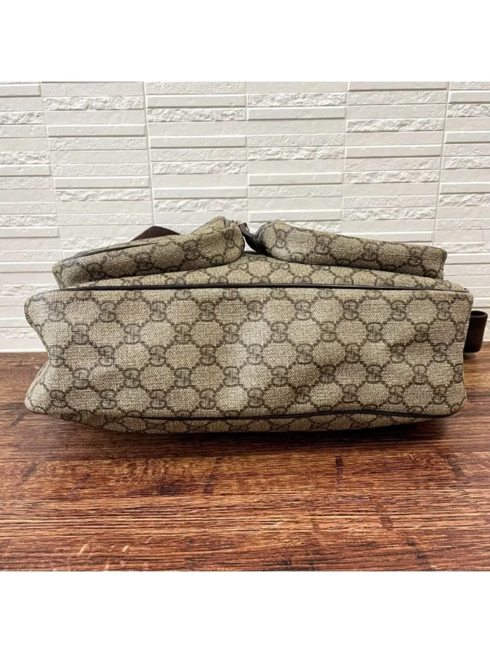 Gucci GG Supreme Leather Shoulder Bag Brown